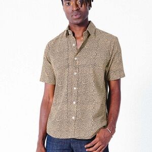 NWT - Dushyant “Kiwi” Short Sleeve Button Down - M